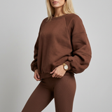 Sweter damski oversize z okrągłym dekoltem i balonowymi rękawami