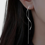 Elwira – Długie kolczyki w kształcie fali