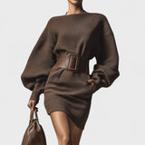 Cléa - Krótka sukienka dzianinowa z strukturalnym paskiem